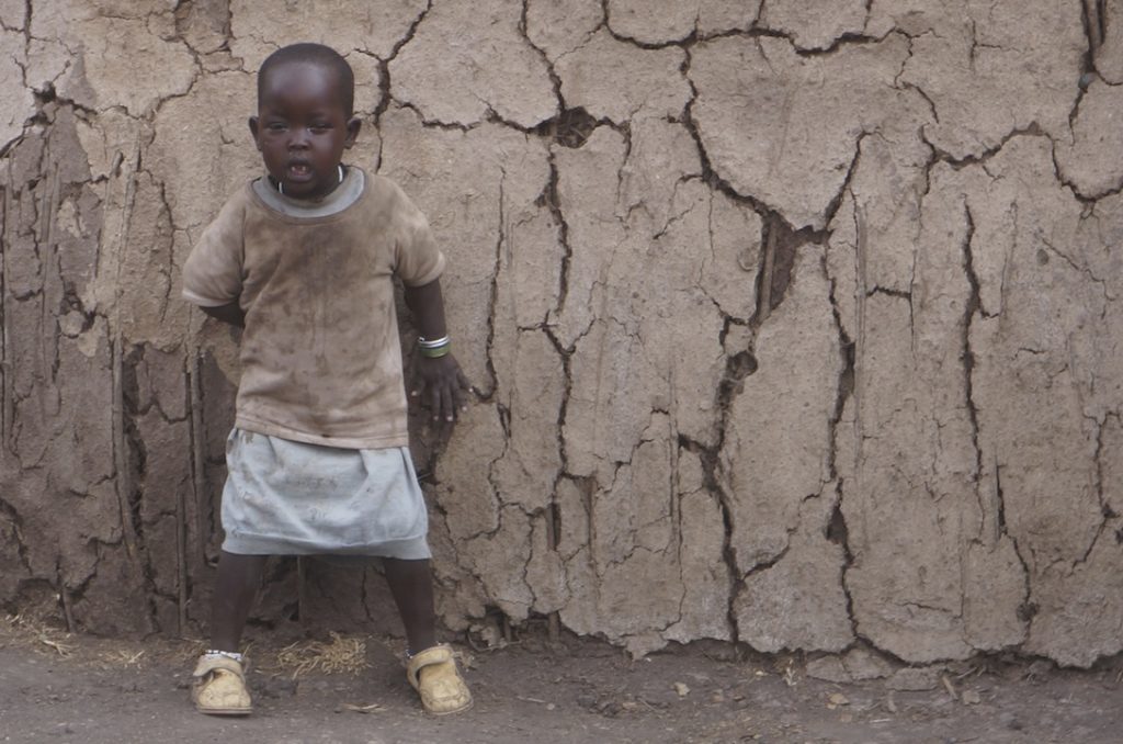 desertando-niño masai
