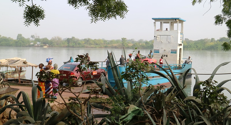 desertaando-ferry-gambia