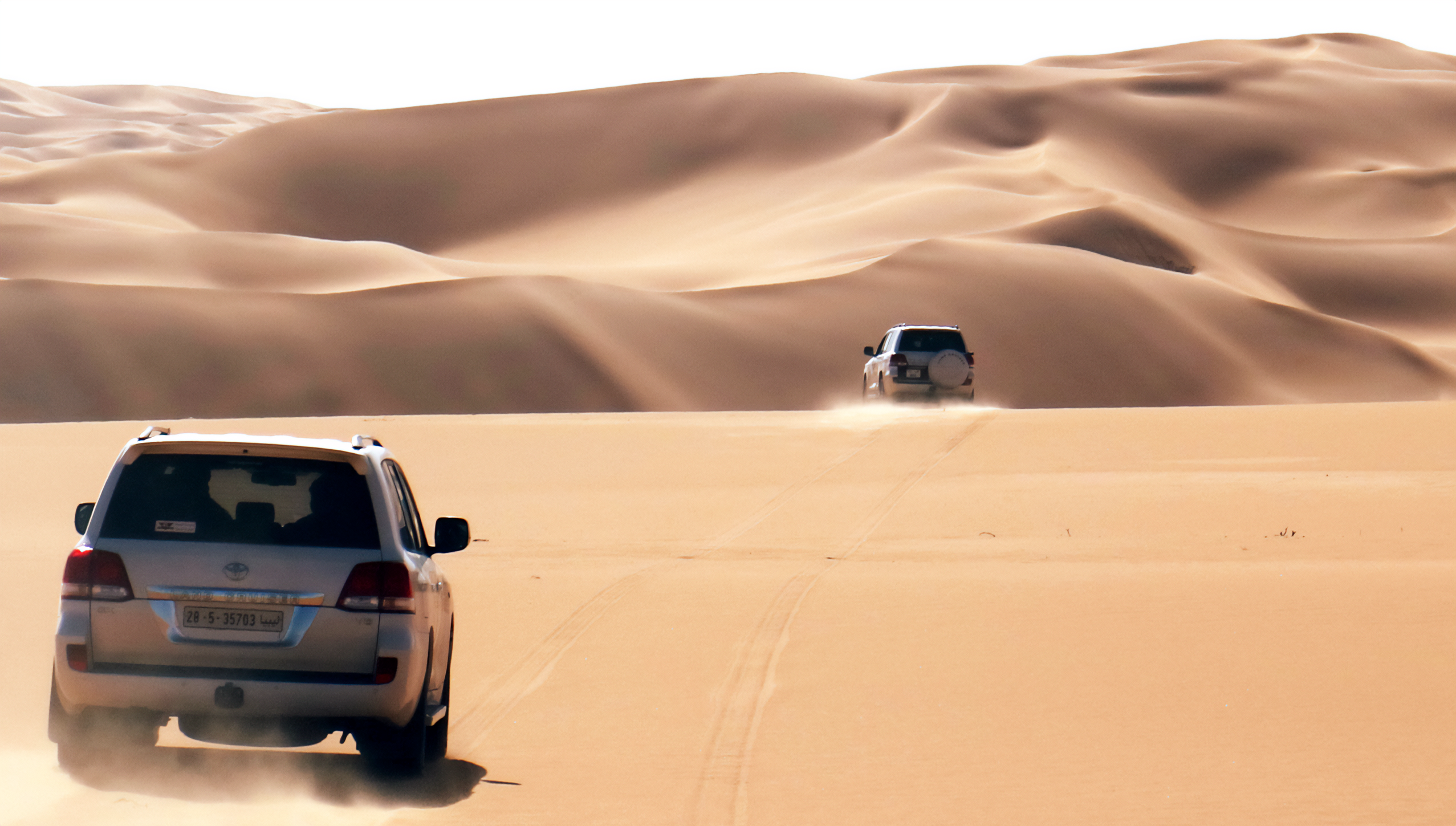 coches en el desierto